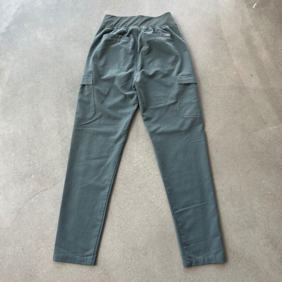 Figs Women's Sleeveless Top in Dark Gray - Picture 3 of 6